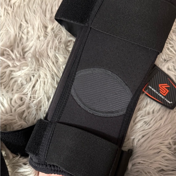 Shock Doctor 870 Knee Brace Support Compression Sleeve Size Medium Black - Picture 5 of 5